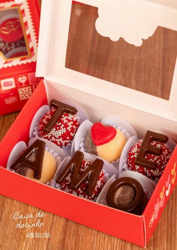 Imagem - Caixa com 6 doces Namorados