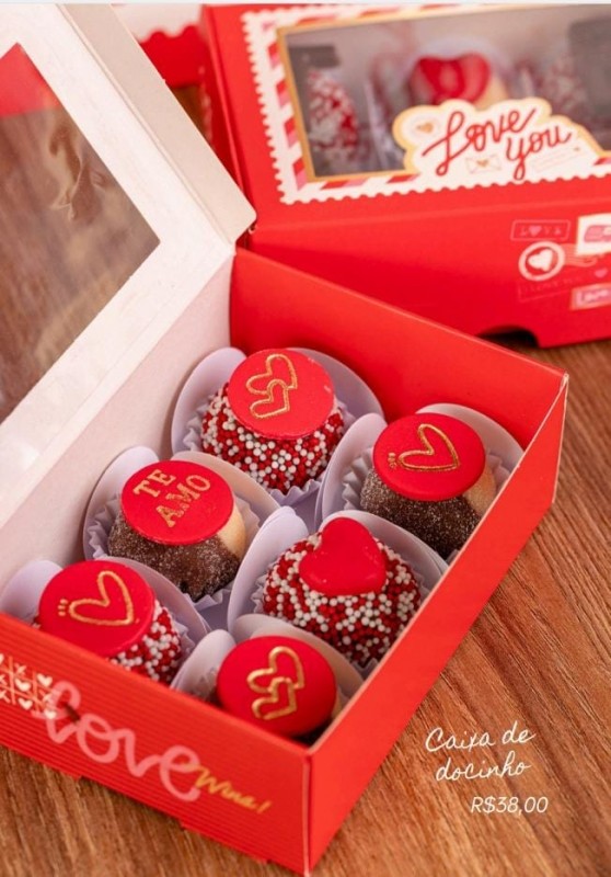 imagem - Caixa com 6 doces Namorados